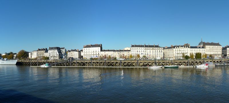 Vue des futurs équipements fluviaux depuis le quai Ferdinand-Crouan (photomontage).