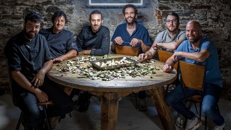 Emporietto. Au départ annexe d’une épicerie fine italienne, l’établissement est installé quartier Saint-Mihiel depuis une dizaine d’années. « On propose une cuisine d’influence méditerranéenne au sens large, en mettant en avant les produits de notre région, mais en mettant en avant les vins italiens naturels ou en biodynamie », explique Jonas Le Fillastre.