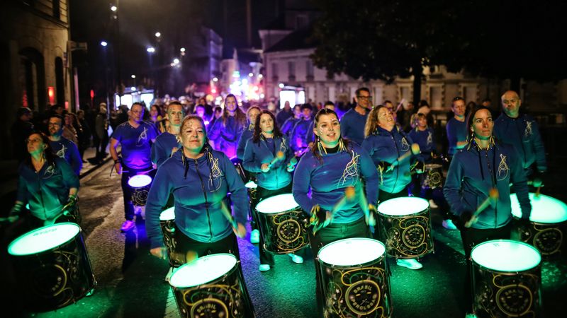 En 2025, le carnaval de Nantes met à l'honneur les traditions festives de par le monde © Romain Boulanger.