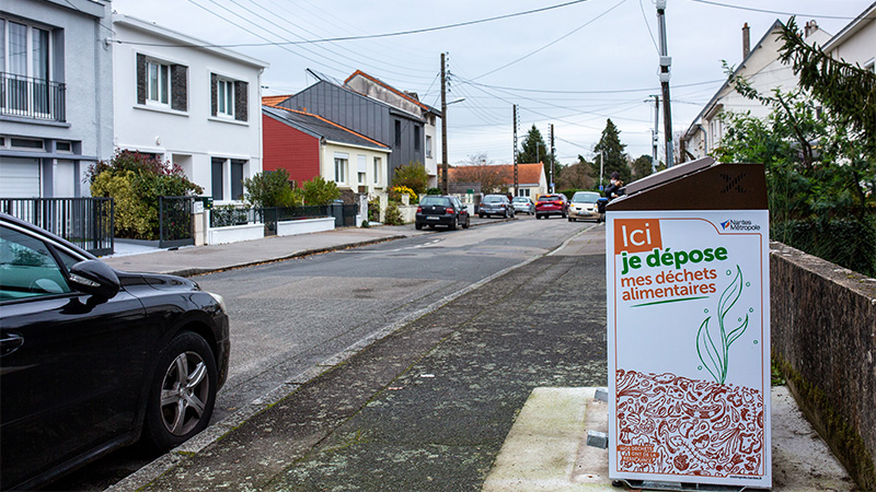 Un point d'apport volontaire de déchets alimentaires dans le quartier de Nantes Nord © Céline Jacq pour Nantes Métropole