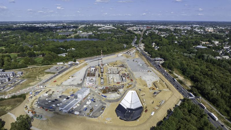 Sur le chantier du futur Cetex de la Semitan, les premiers éléments de l’atelier de maintenance sortent de terre.  © Valéry Joncheray