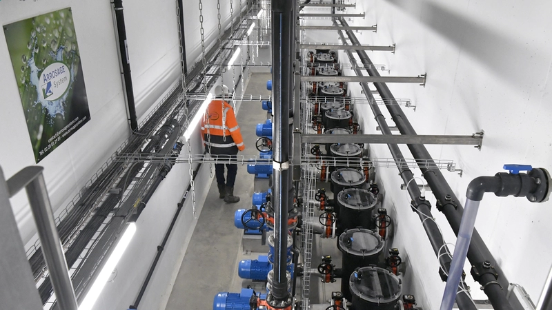 Les fontaines fonctionnent en circuit fermé et sont pilotées depuis le local technique d’une centaine de mètres carrés situé en sous-sol à 7 mètres de profondeur. © Rodolphe Delaroque