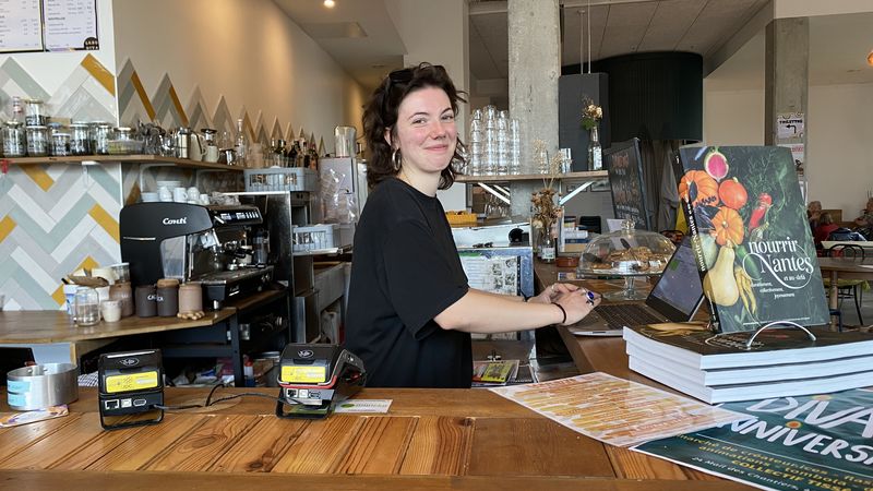 Louna vous accueille au bar du Labo Diva © Pascale Wester pour Nantes Métropole